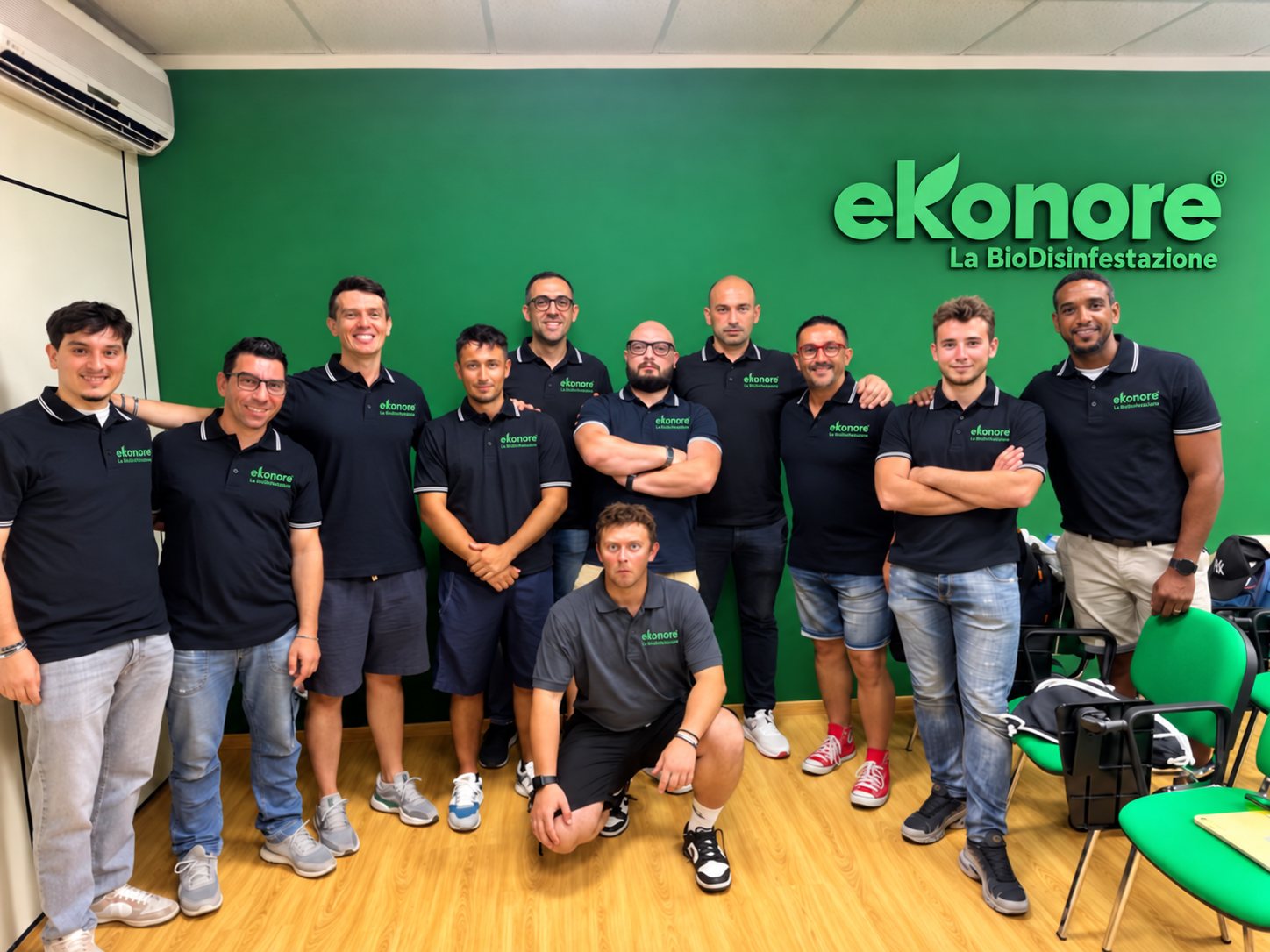 Il team di tecnici Ekonore La BioDisinfestazione che interviene a Ragusa